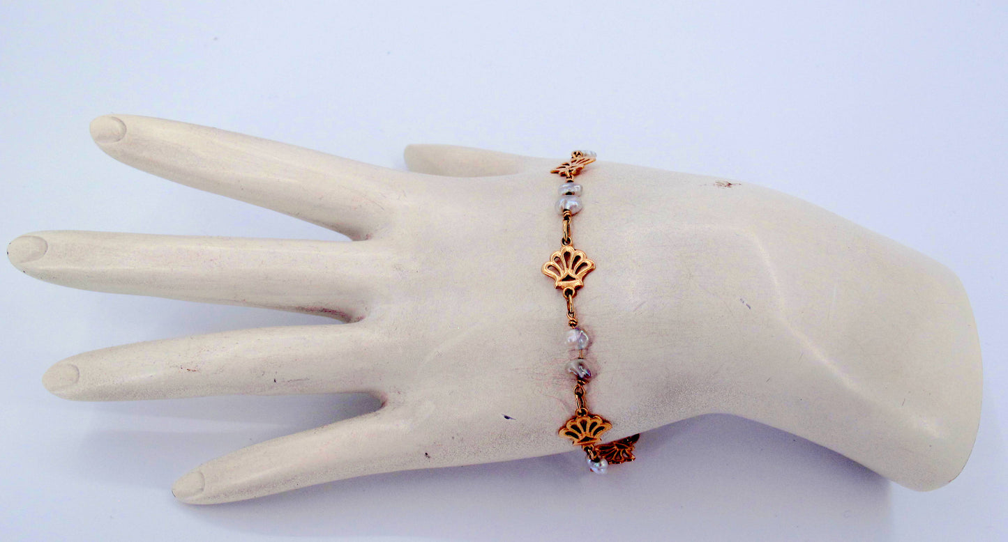 14K Yellow Gold Seashells Pearls Ladies Bracelet 7" Long