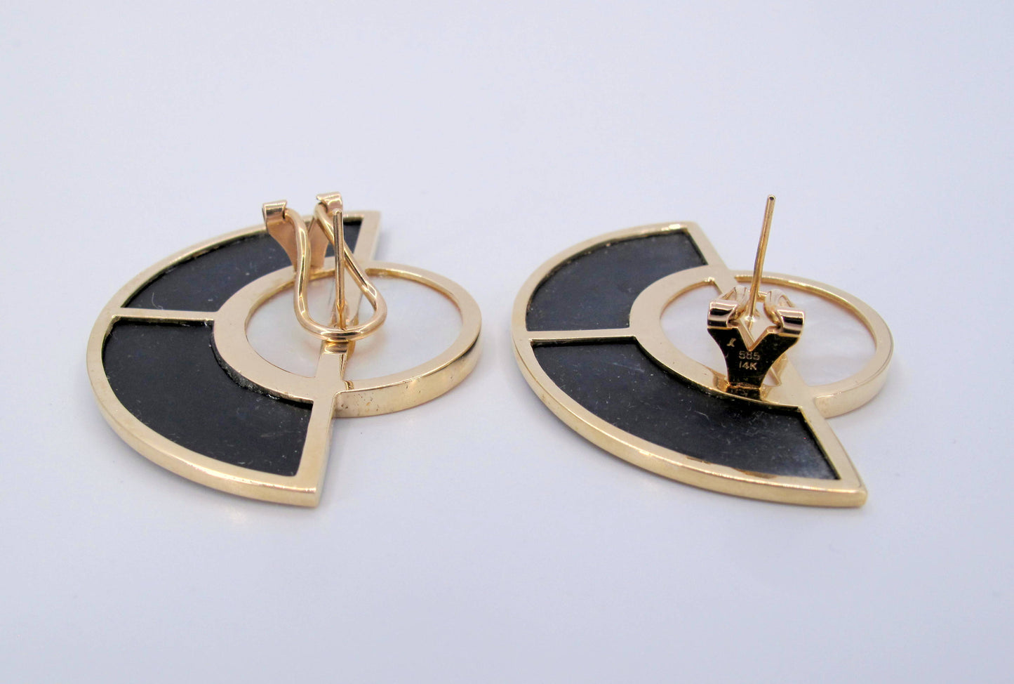 Stunning Retro 14K Gold M.O.P & Onyx Ladies Earrings Fine Jewelry