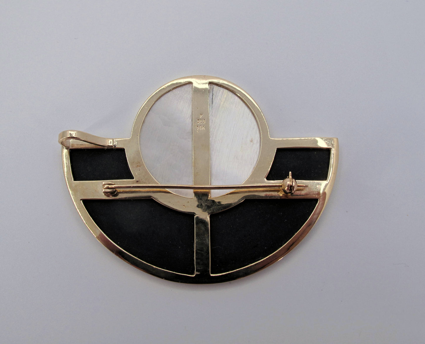 Stunning Retro 14K Gold M.O.P & Onyx Ladies Pendant Fine Jewelry