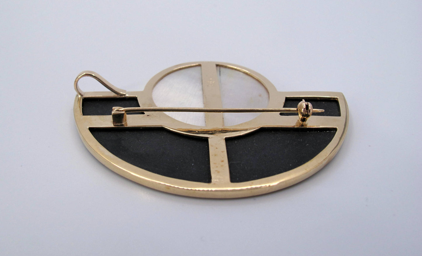 Stunning Retro 14K Gold M.O.P & Onyx Ladies Pendant Fine Jewelry