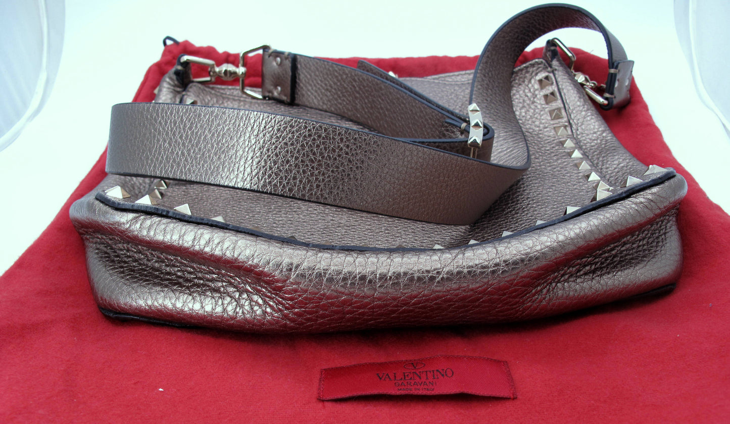 Original VALENTINO Metallic Pebbled Rockstud Messenger Bag Unisex