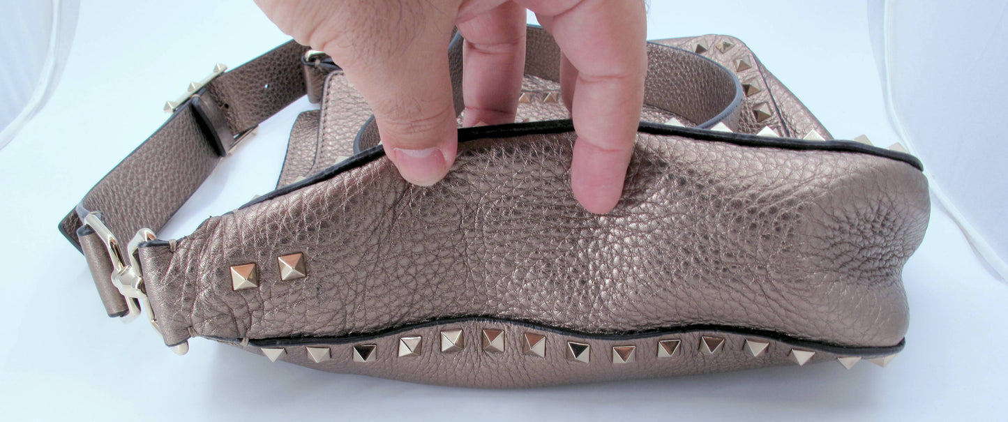 Original VALENTINO Metallic Pebbled Rockstud Messenger Bag Unisex
