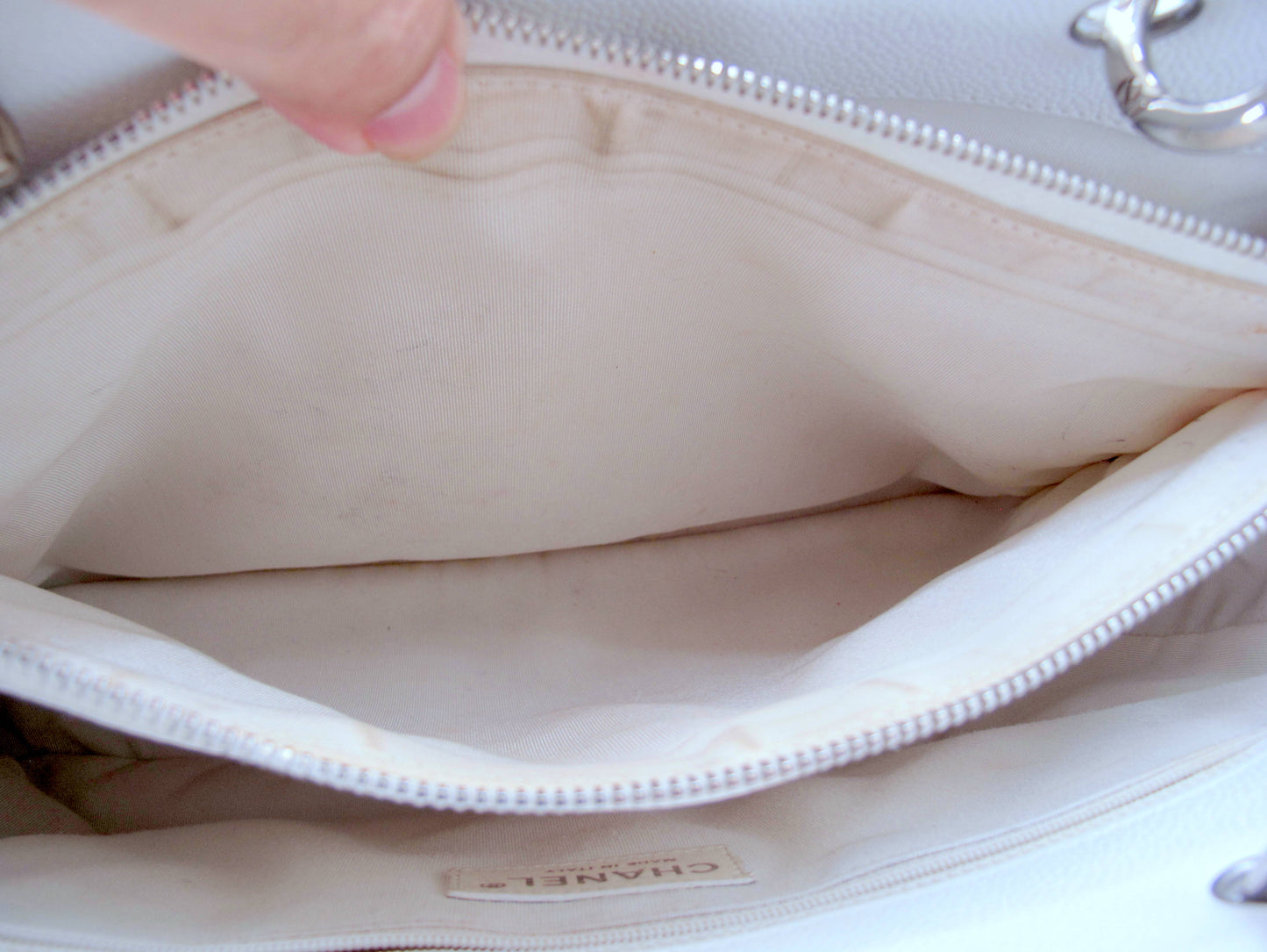 Original CHANEL "GRAND SHOPPER" Caviar Leather White Ladies Handbag