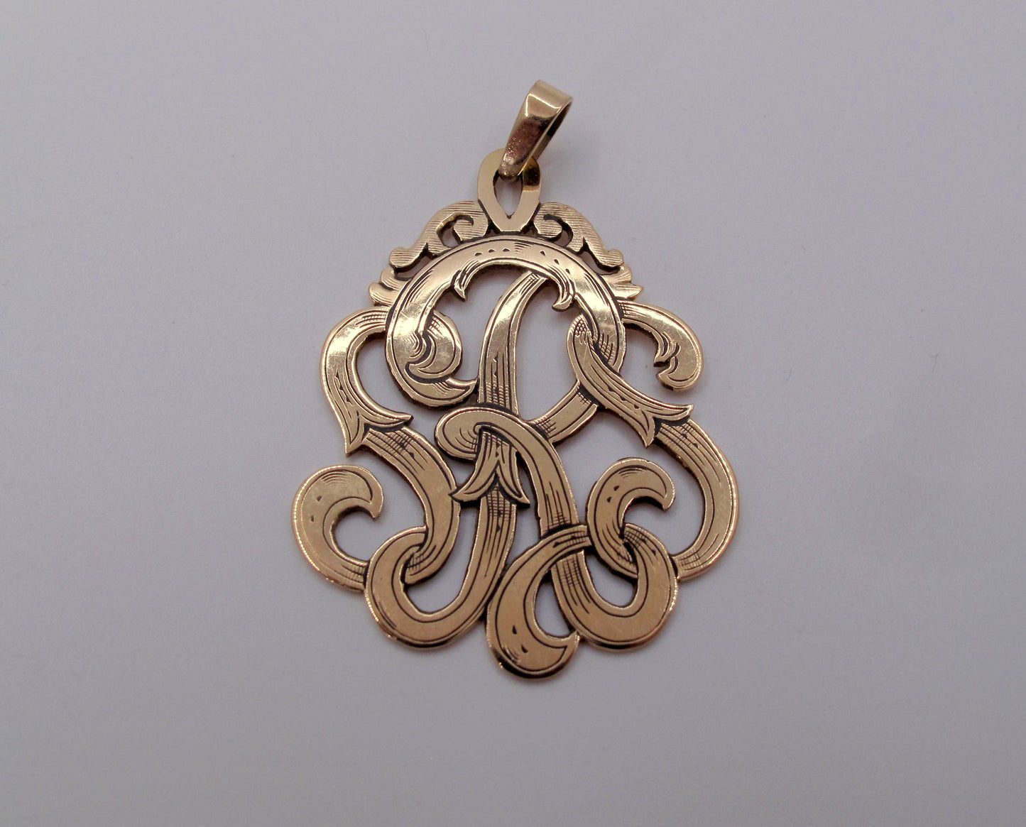 Estate 12.5k Yellow Gold Scrolled "SRS" Initials Pendant