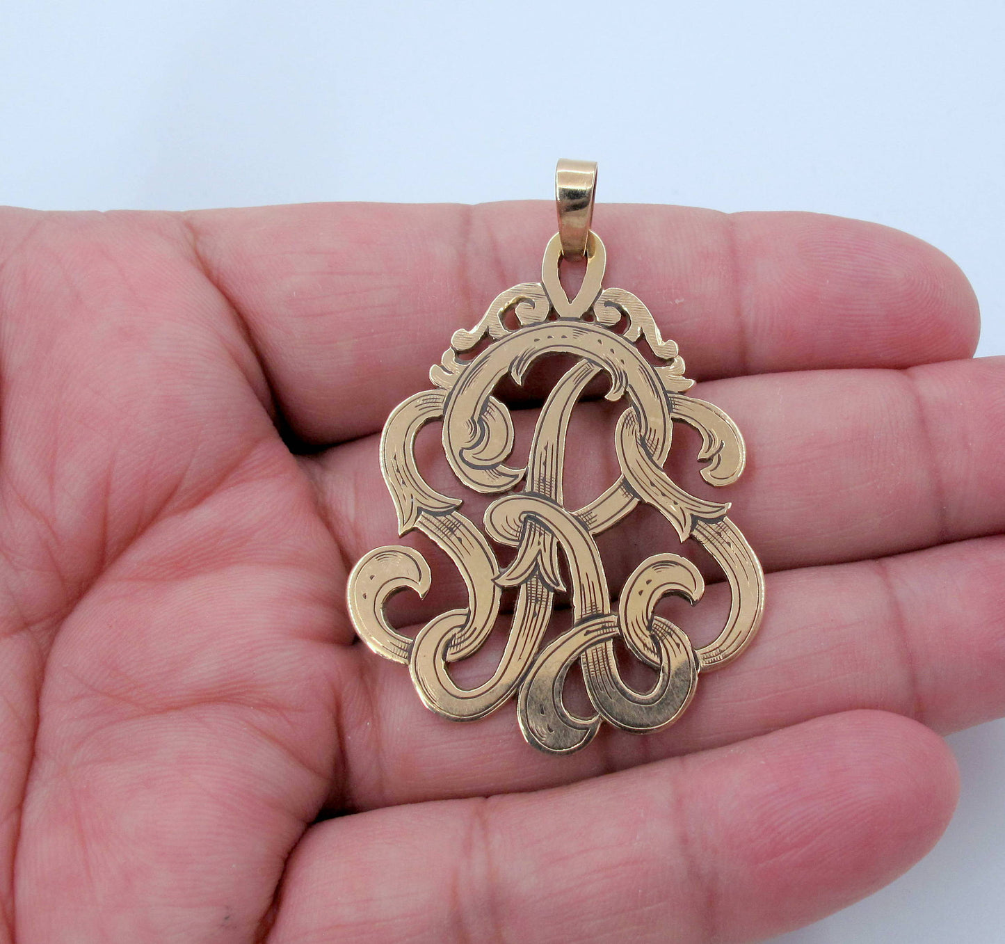 Estate 12.5k Yellow Gold Scrolled "SRS" Initials Pendant