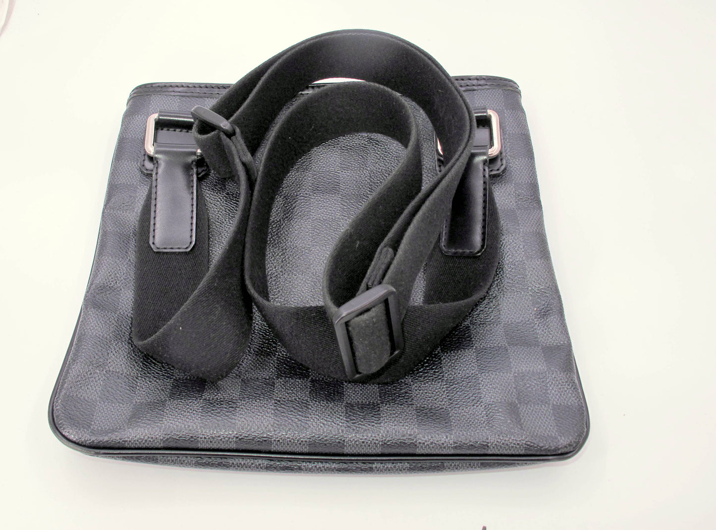Original LOUIS VUITTON "THOMAS" Damier Graphite Messenger Handbag