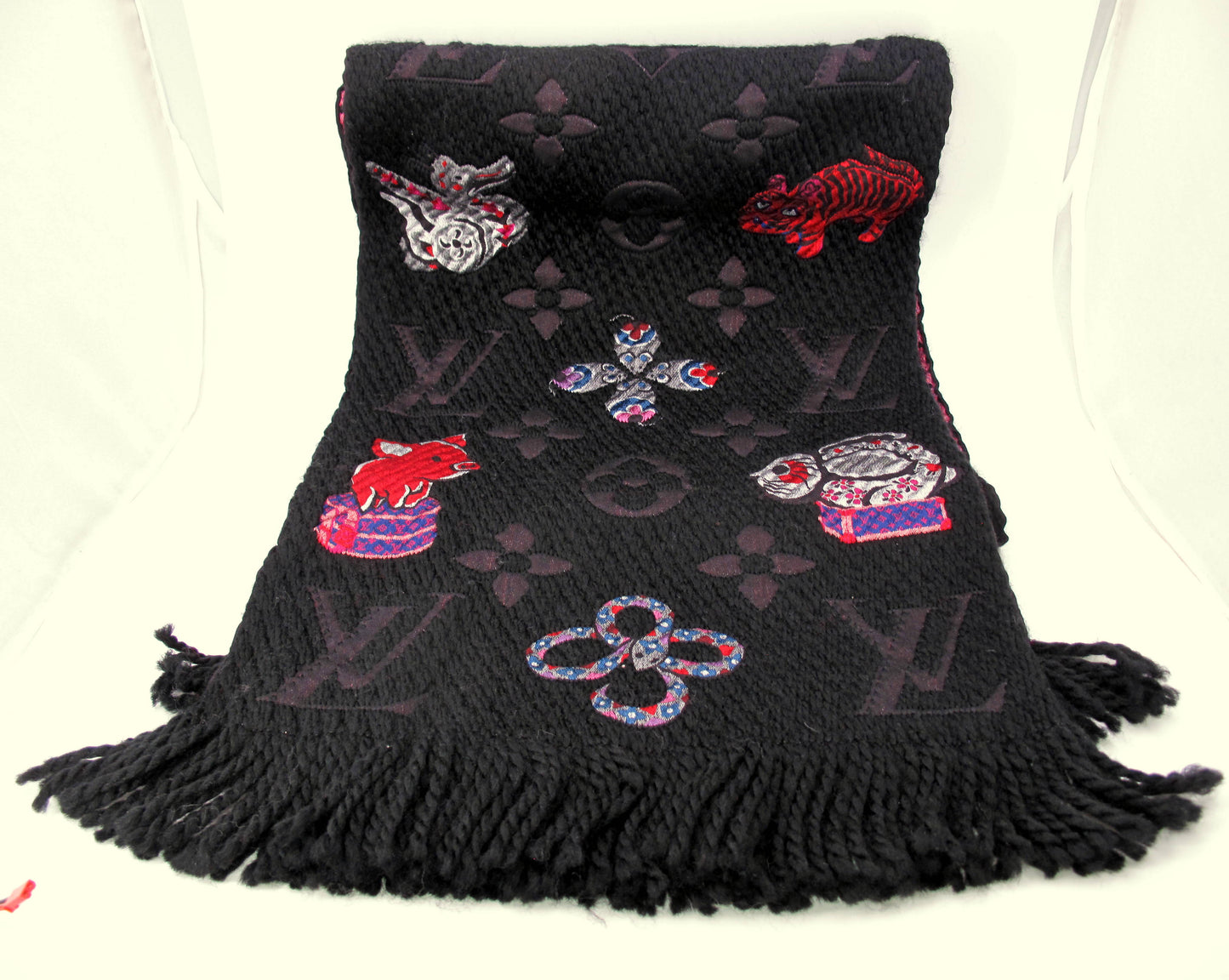 Stunning LOUIS VUITTON Logomania Superstition Monogram Scarf With Box