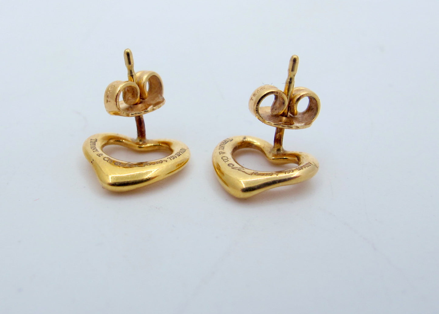 18K Gold TIFFANY AND CO. Peretti Open Heart 11mm Stud Ladies Earrings