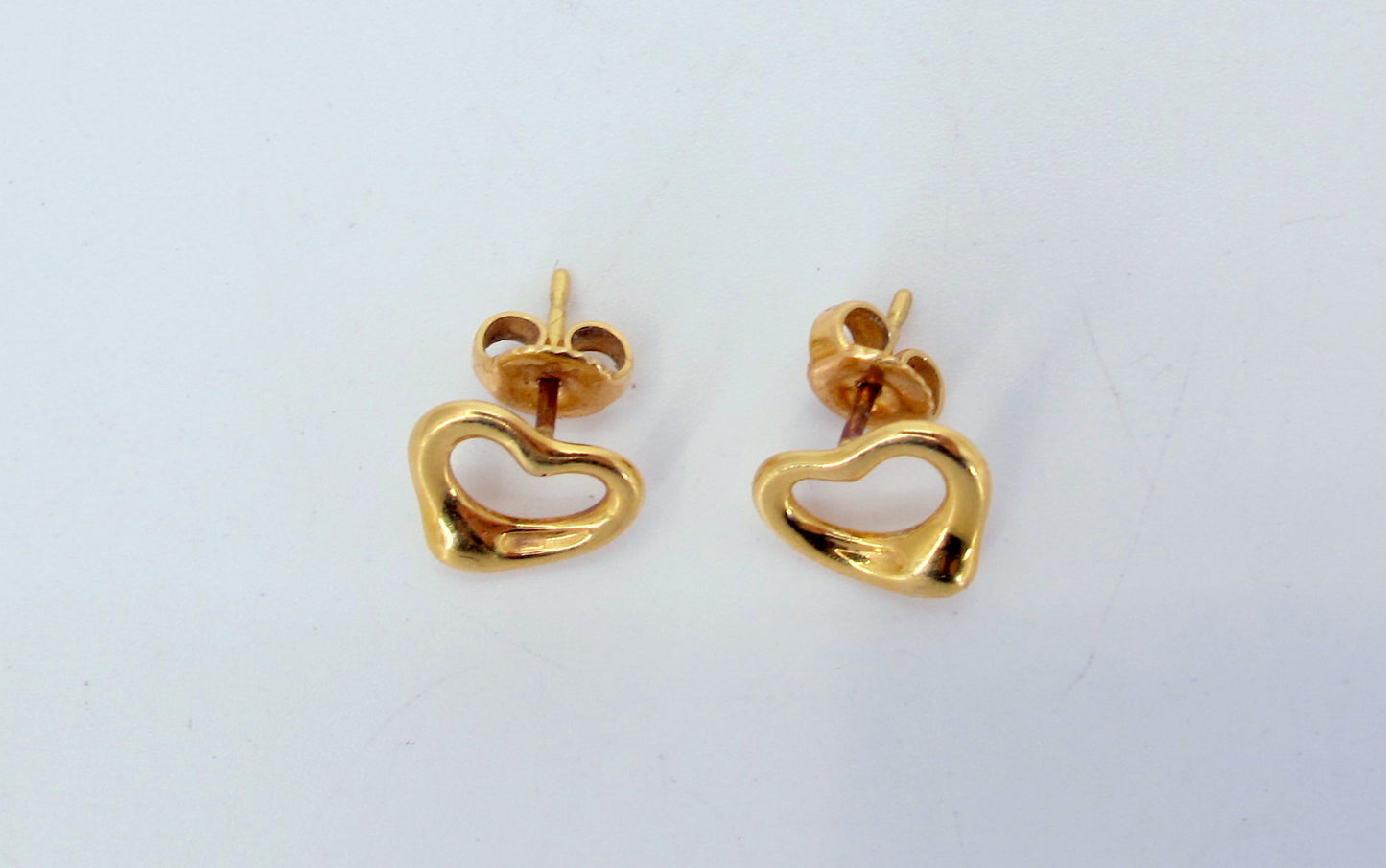 18K Gold TIFFANY AND CO. Peretti Open Heart 11mm Stud Ladies Earrings