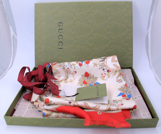 Stunning GUCCI 100 Anniversary GG Silk Scarf Light Pink With Box