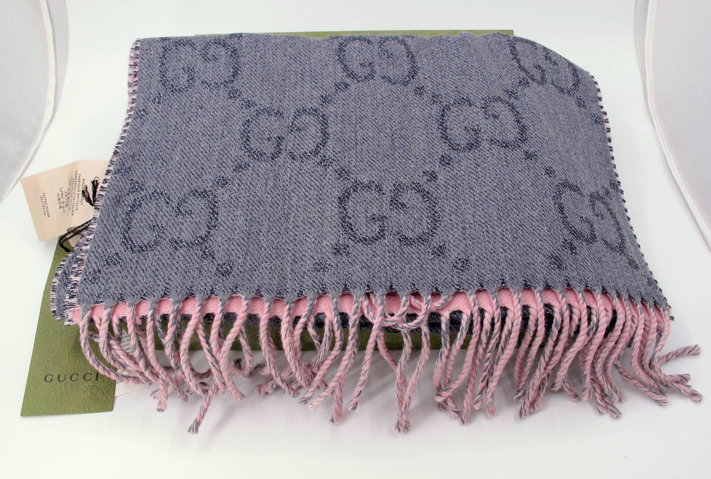 Stunning GUCCI GG Metallic Ladies Scarf Wool Gray/Pink With Box