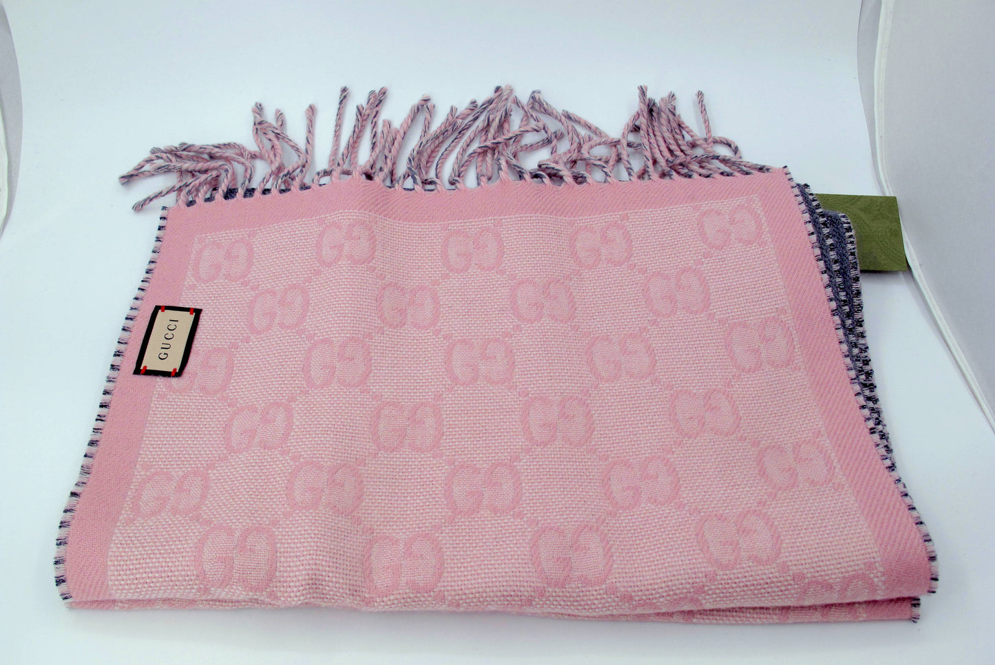 Stunning GUCCI GG Metallic Ladies Scarf Wool Gray/Pink With Box