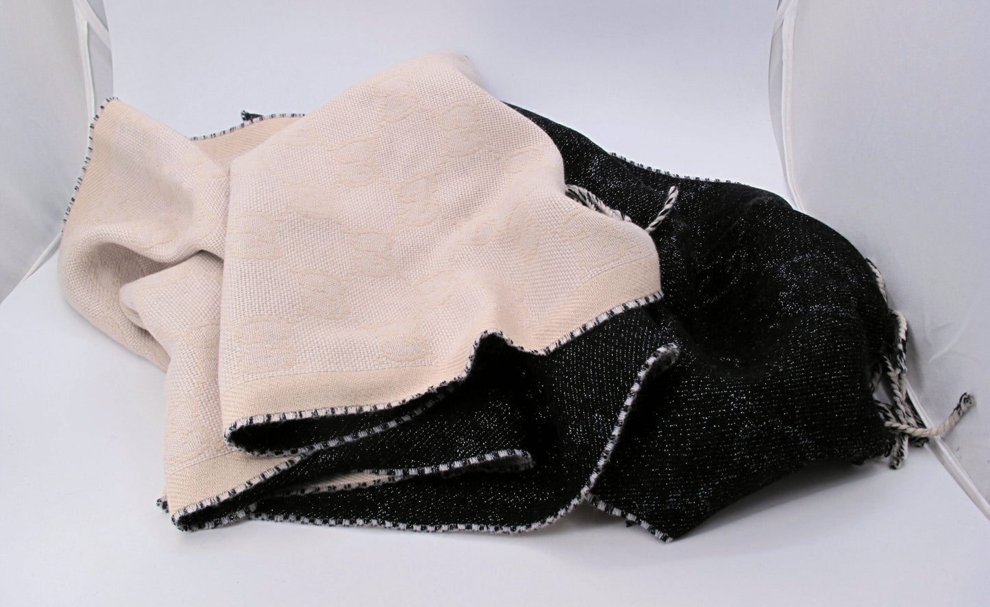 Stunning GUCCI GG Metallic Ladies Scarf Wool Black/Cream With Box