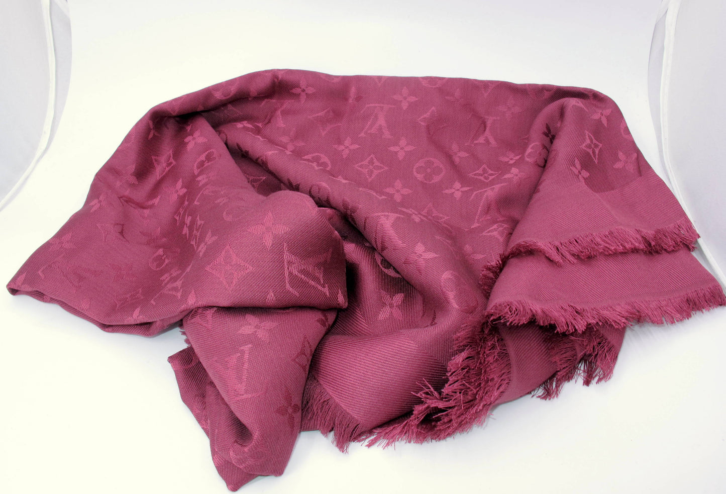 Stunning LOUIS VUITTON Classic Shawl Burgundy Monogram With Box