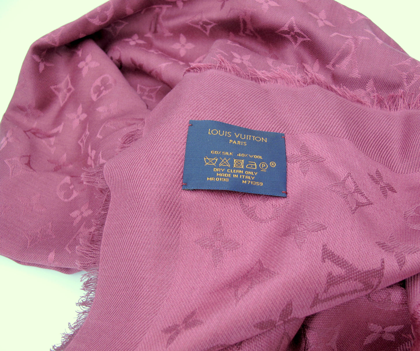 Stunning LOUIS VUITTON Classic Shawl Burgundy Monogram With Box