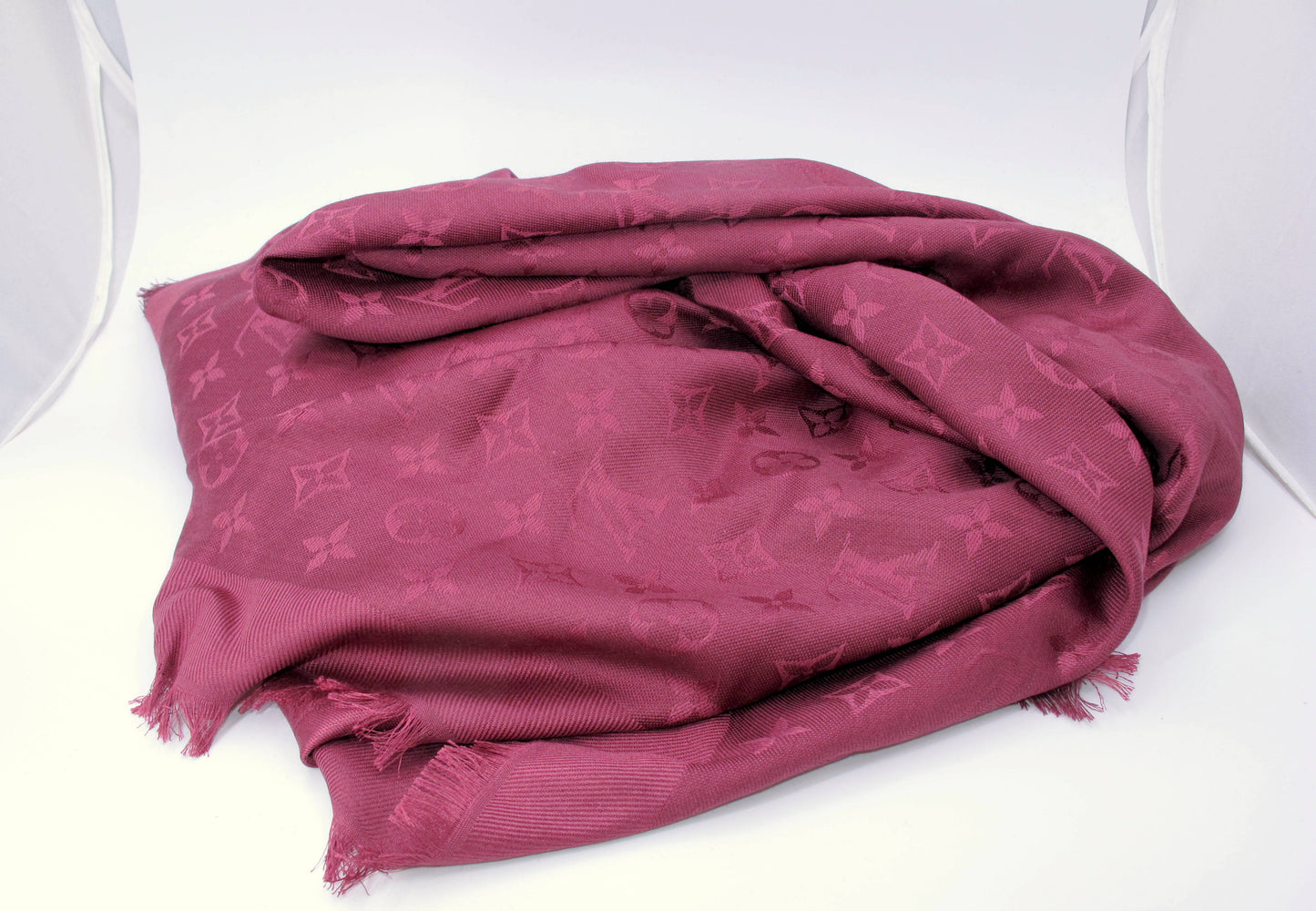 Stunning LOUIS VUITTON Classic Shawl Burgundy Monogram With Box