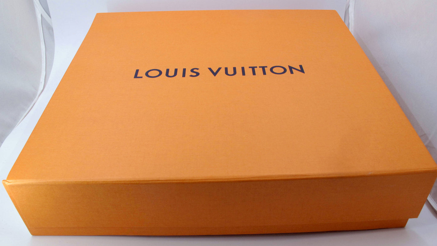 Stunning LOUIS VUITTON Classic Shawl Blue Monogram With Box